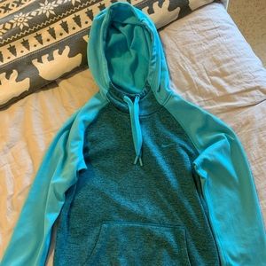 Women’s Nike Therma-Fit hoodie